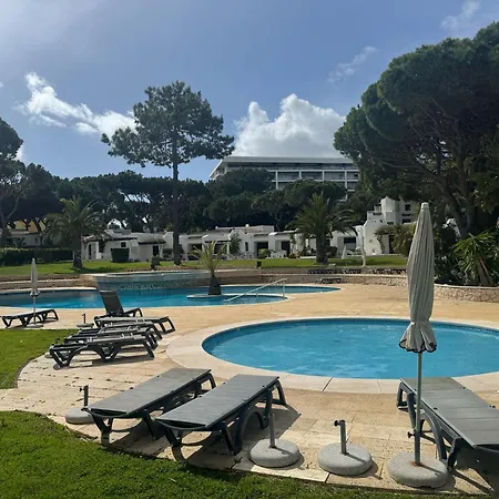 Acolhedor T1, Vista Piscina , Balaia Golf Village Appartement