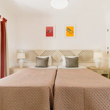 Acolhedor T1, Vista Piscina , Balaia Golf Village אלבופיירה