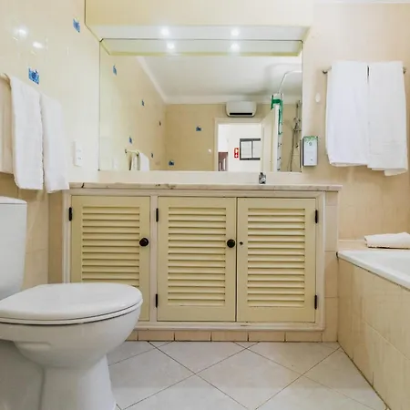 Acolhedor T1, Vista Piscina , Balaia Golf Village Apartment *