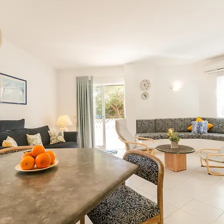 Apartment Acolhedor T1, Vista Piscina , Balaia Golf Village *