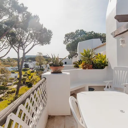 Acolhedor T1, Vista Piscina , Balaia Golf Village Appartement